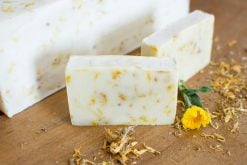 Jabón naturales artesanal y shampoos sólidos Mama Bruja Caléndula y Manzanilla