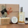 Box Cítricos Mama Bruja: Una caja de regalo con productos de aroma cítrico